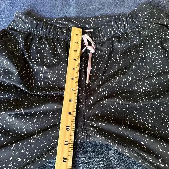 Lululemon Women's Black and Pink Joggers - Picture 2 of 9